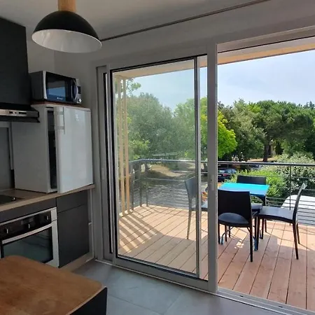 Holiday home Salamandre: Cozy Beachside Retreat For Families *