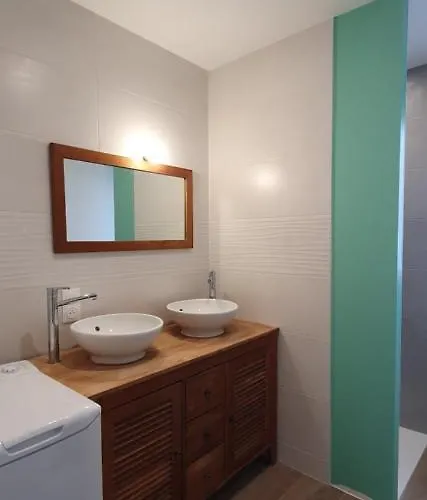 Hébergement de vacances Résidence Salamandre - Maison Bois Cosy Calme Avec Parking Pour 4 à 10 Pers Idéal Couples Et Familles à 500m De La à Saint-marc-sur-mer